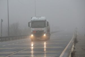 BOLU (AA) – D-100 kara yolunun Bolu Dağı kesiminde sis