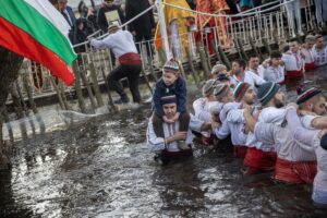 KALOFER (AA) – Bulgaristan’ın güneydoğusundaki Kalofer kentinde Hristiyan Ortodoks inancına