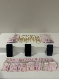 BURSA (AA) – Bursa'da telefonla aradığı kadını oğlu olduğuna ikna