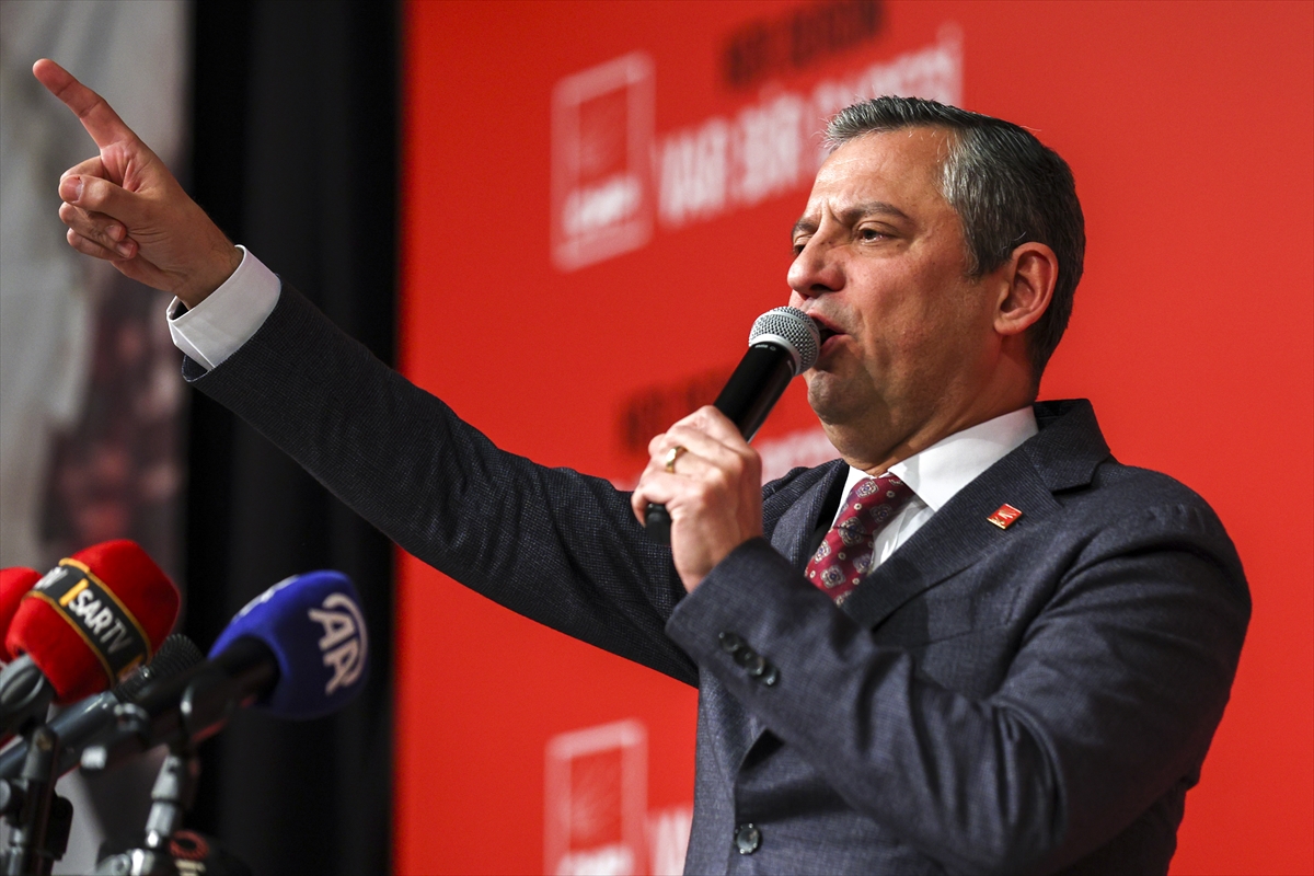 CHP Genel Başkanı Özel, Erzurum'da “Halk Buluşması”na katıldı