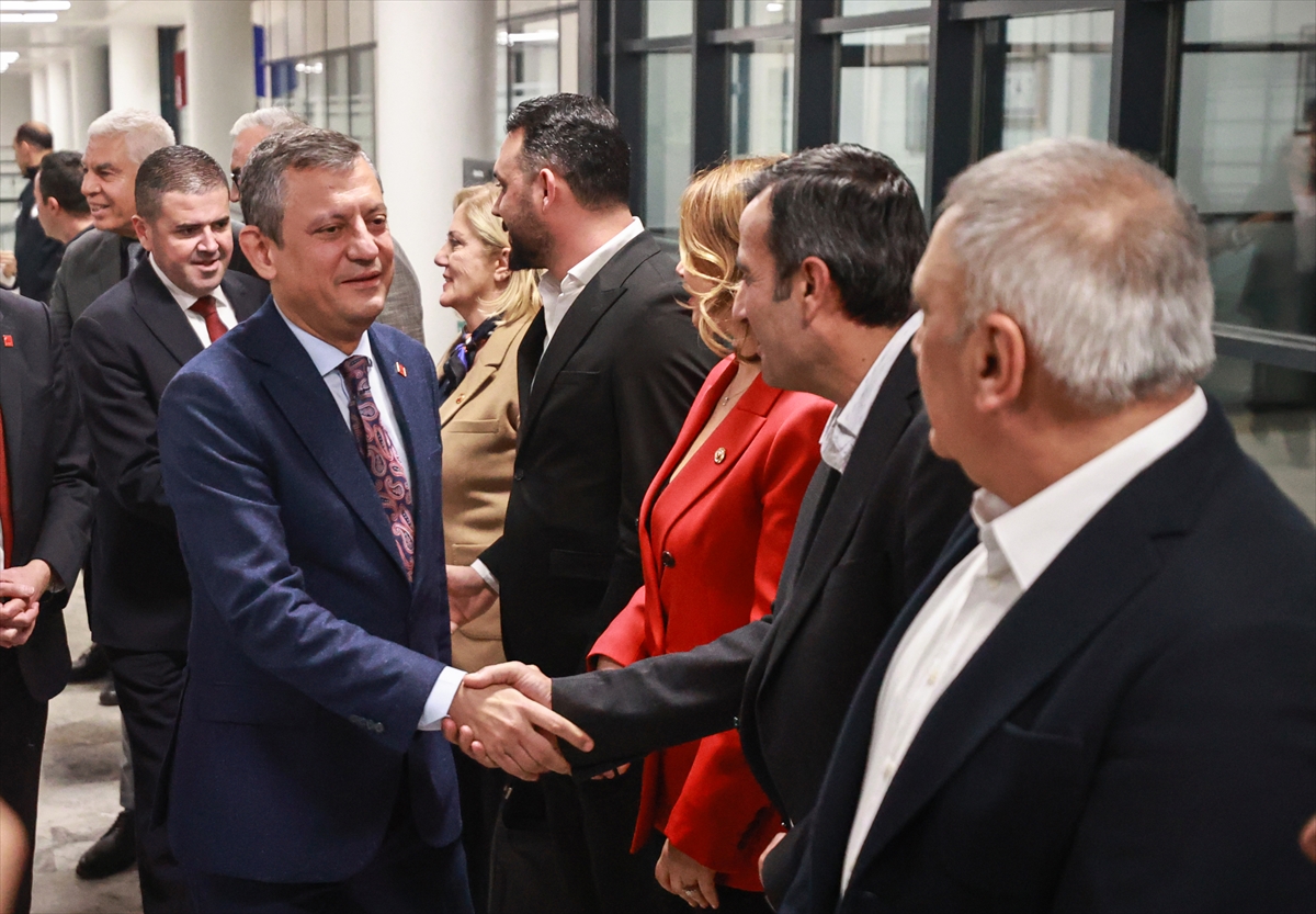 CHP Genel Başkanı Özel: Kırmızı kartı göstereceğiz