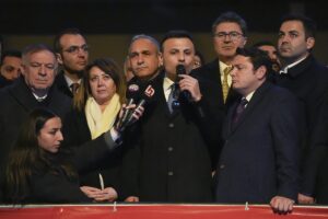 İSTANBUL (AA) – İstanbul'da, suç örgütüne yönelik soruşturma kapsamında gözaltına