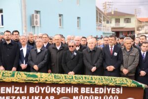 - Türkiye'nin Birleşmiş Milletler Daimi Temsilcisi Ahmet Yıldız'ın babası olan