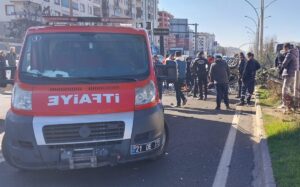DİYARBAKIR (AA) – Diyarbakır'da otomobilin korkuluğa çarpması sonucu 4 kişi