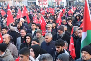 ERZİNCAN (AA) – Erzincan’da sabah namazında bir araya gelen vatandaşlar,