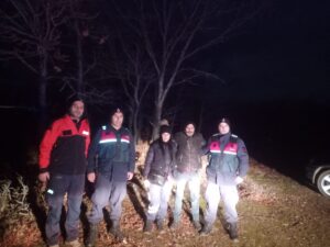 ESKİŞEHİR (AA) – Eskişehir'in Tepebaşı ilçesinde ormanlık alanda yürüyüş yaptıkları