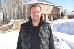 HAKKARİ (AA) – Hakkari'nin Yüksekova ilçesinde sahipsiz köpeklerin saldırısı sonucu