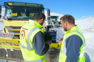 HAKKARİ (AA) – Hakkari İl Özel İdaresine bağlı karla mücadele