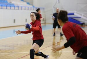 ADANA (AA) – ÖMER FANSA – Depremler nedeniyle hakkını dondurduğu