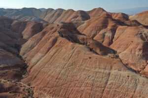 IĞDIR (AA) – HÜSEYİN YILDIZ – Iğdır'da bulunan Gökkuşağı Tepeleri'nin