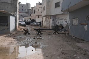 - İsrail askerlerinin baskınlar sırasında arama yaptıkları evlerde Filistinlilerin altınlarını