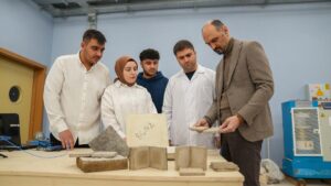 KARABÜK (AA) – Karabük Üniversitesinde (KBÜ), atık malzemeler kullanılarak elektromanyetik