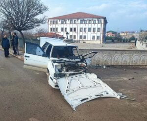 KIRIKKALE (AA) – Kırıkkale'de otomobilin bahçe duvarına çarpması sonucu sürücü