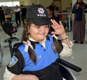 KIRIKKALE (AA) – Kırıkkale'de polis olup üniforma giymeyi hayal eden