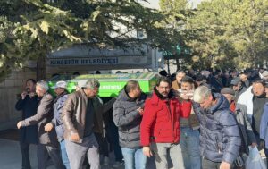 KIRŞEHİR (AA) – Kırşehir'de işçi servisinin karıştığı zincirleme trafik kazasında