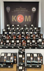 KOCAELİ (AA) – Kocaeli'de düzenlenen operasyonda 316 litre sahte içki