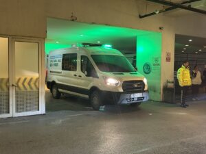 KOCAELİ (AA) – Kocaeli'nin Kartepe ilçesinde baltayla yaralandığı belirlenen kişi