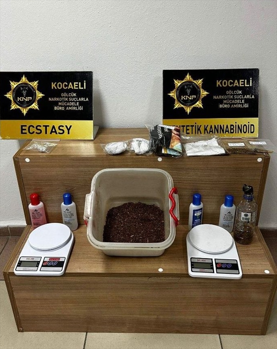 KOCAELİ (AA) – Kocaeli'de düzenlenen uyuşturucu operasyonunda gözaltına alınan 4