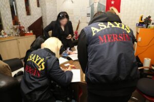 MERSİN (AA) – Mersin'de umuma açık mekan uygulamasında 4 iş