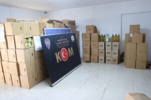 NEVŞEHİR (AA) – Nevşehir'de düzenlenen sahte zeytinyağı operasyonunda 2 şüpheli