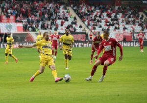 - Onvo Antalyaspor: 0 - ikas Eyüpspor: 3 (İlk yarı)