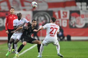 - Onvo Antalyaspor: 3 - Kocaelispor: 1