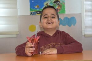 VAN (AA) – "Tatlı yemeyen çocuk kalmasın" sloganıyla 100'ün üzerinde