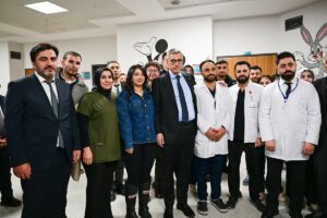 VAN (AA) – Sağlık Bakanı Kemal Memişoğlu, gribal enfeksiyon sayılarına