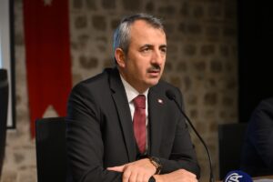 EDİRNE (AA) – Edirne Valisi Yunus Sezer, Saros Körfezi'nde kaçak