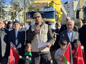 ​​​​​​​SİİRT (AA) – Siirt'te insani yardım malzemelerinden oluşan 3 tır,