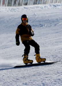 KAYSERİ (AA) – MÜZAHİM ZAHİD TÜZÜN – Kayseri'de yaşayan snowboard