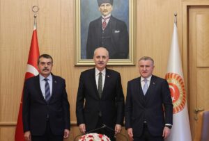 - TBMM Başkanı Kurtulmuş, Gençlik ve Spor Bakanı Bak ile
