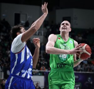 - TOFAŞ: 82 - Porto: 90