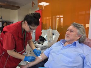 İSTANBUL (AA) – Türk Kızılaya yaptığı kan bağışları dolayısıyla bronz,