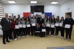 MAMUŞA (AA) – Kosova'nın tek Türk belediyesi Mamuşa'daki Atatürk Lisesi'nde