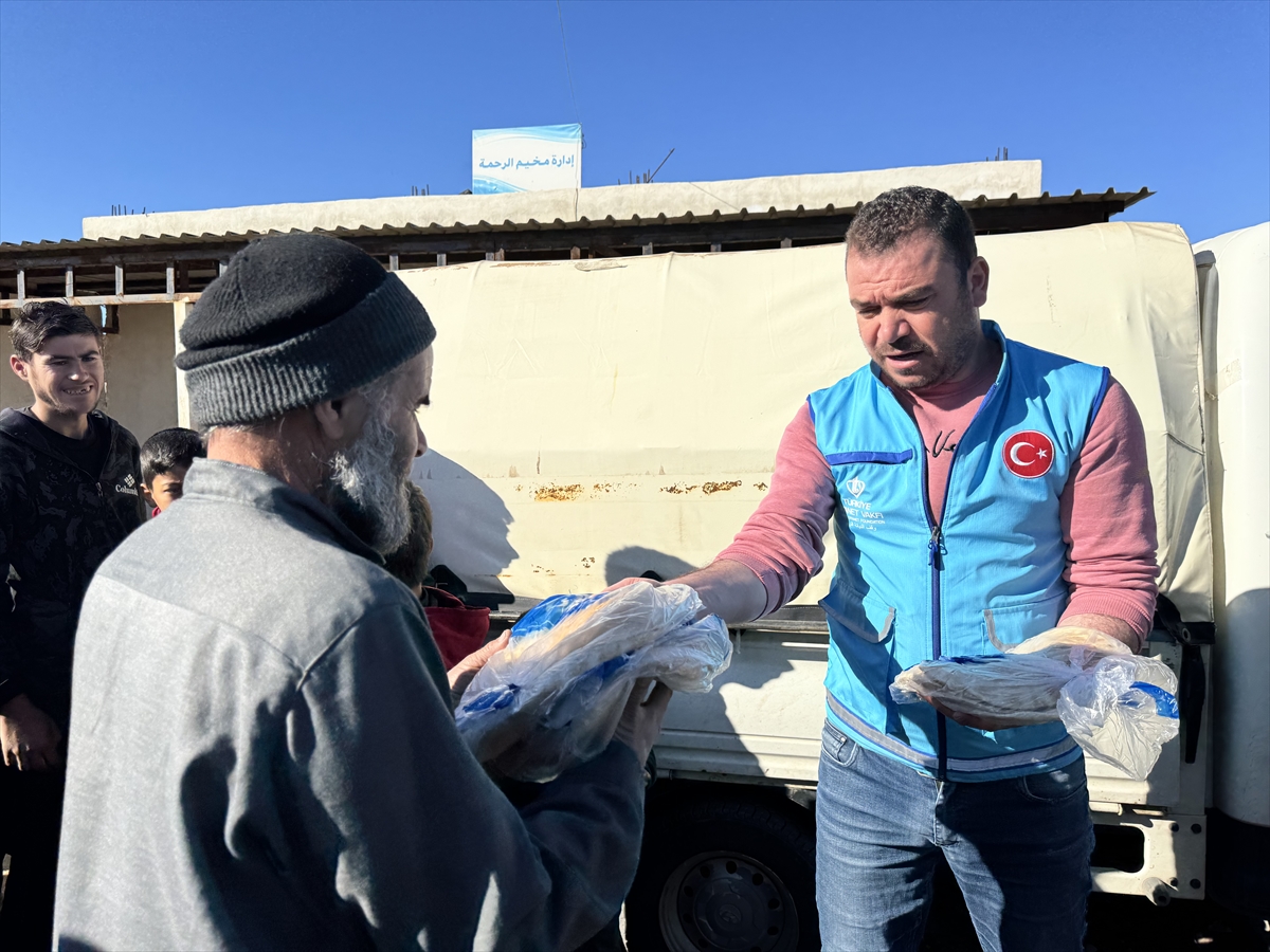 Türkiye Diyanet Vakfı, Suriye'de günlük 8 bin ihtiyaç sahibine ekmek dağıtıyor