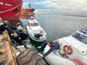 YALOVA (AA) – Yalova açıklarında 2 tekneyle yasa dışı midye