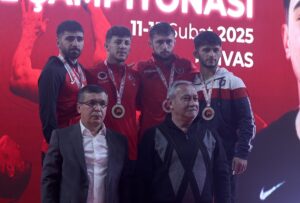 SİVAS (AA) – Sivas'ta düzenlenen 23 Yaş Altı Türkiye Güreş