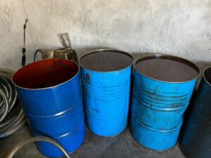 ADANA (AA) – Adana'da bir depoda 1000 litre kaçak akaryakıt