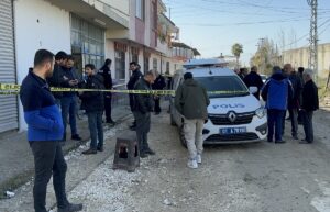 ADANA (AA) – Adana'nın merkez Yüreğir ilçesinde berberde silahlı saldırıya