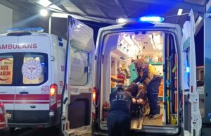 ADANA (AA) – Adana'nın Kozan ilçesinde iki otomobilin çarpışması sonucu