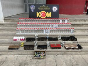 ADANA (AA) – Adana'da kaçak 300 litre etil alkol ve
