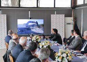 ADANA (AA) – Adana Valisi Yavuz Selim Köşger, kamu arazisini