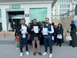 ADANA (AA) – Adana'da kendilerine "market hediye kartı" dağıtan şüphelilerin