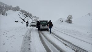 ADIYAMAN (AA) – Adıyaman'da kar yağışı nedeniyle 122 köy ve