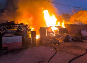 AFYONKARAHİSAR (AA) – Afyonkarahisar'da ikinci el eşya satışı yapılan iş