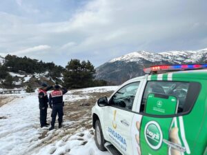 AMASYA (AA) – Amasya İl Jandarma Komutanlığı ekipleri, kar yağışının