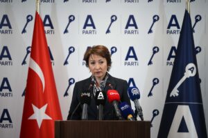 - "Deprem seferberlik mevzuatını ivedilikle çıkaracağız, deprem bütçesi oluşturacağız"