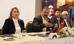 - "Geçmişimize, hükümet de dahil düşmana bakar gibi bakmıyoruz, aynaya