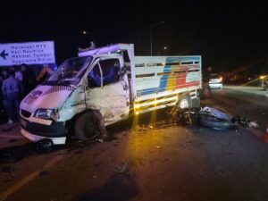 ANTALYA (AA) – Antalya'nın Manavgat ilçesinde kamyonetle motosikletin çarpışması sonucu